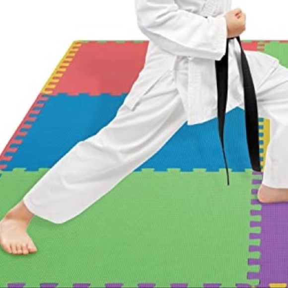 NWT Exercise Tiles Interlocking Tiles 16pk 12”x12” - Picture 7 of 7